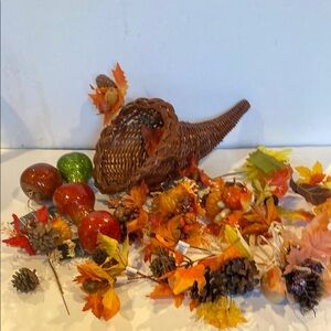 Woven Wicker 12” Cornucopia & Accessories